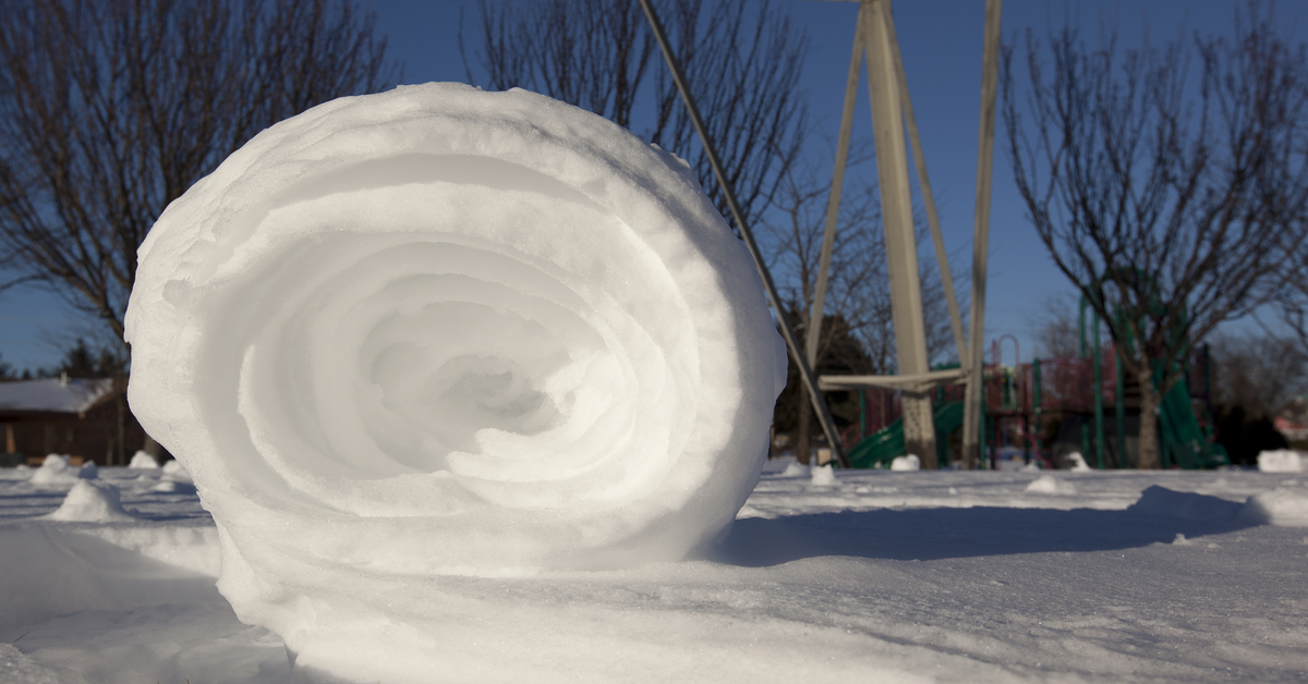 snow rollers snow logs