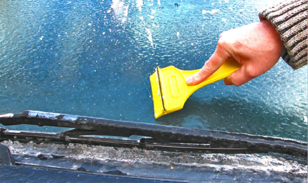 Will a Vinegar and Water Mixture De-Ice Your Windshield? | Snopes.com