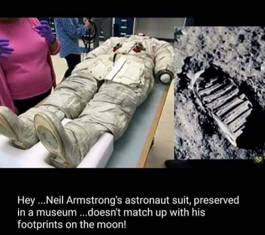Moon Boot Astronaut footprint APOLLO 11 Neil Armstrong NASA Winco PIN
