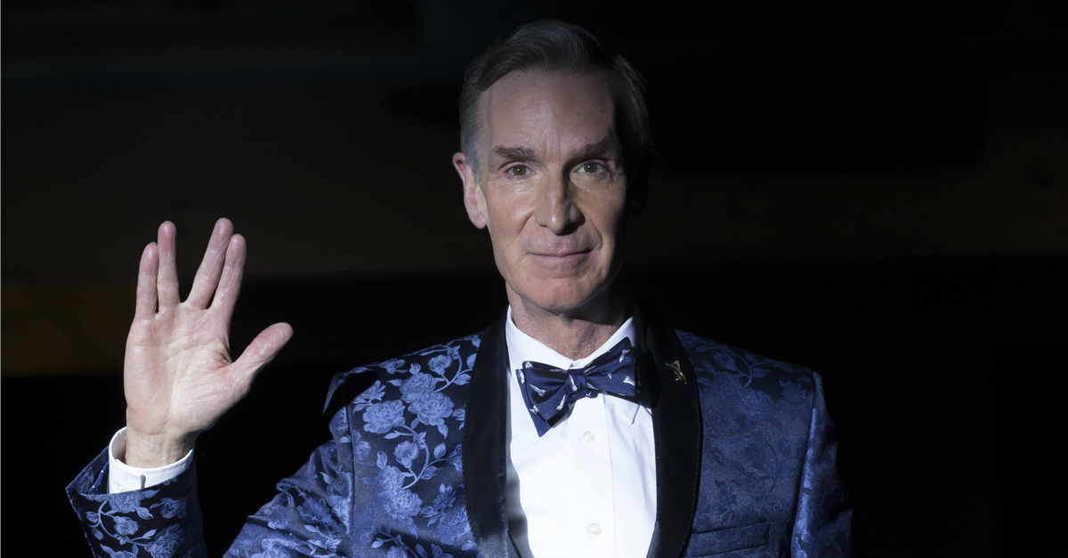Bill Nye throwing the Vulcan "live long and prosper" sign