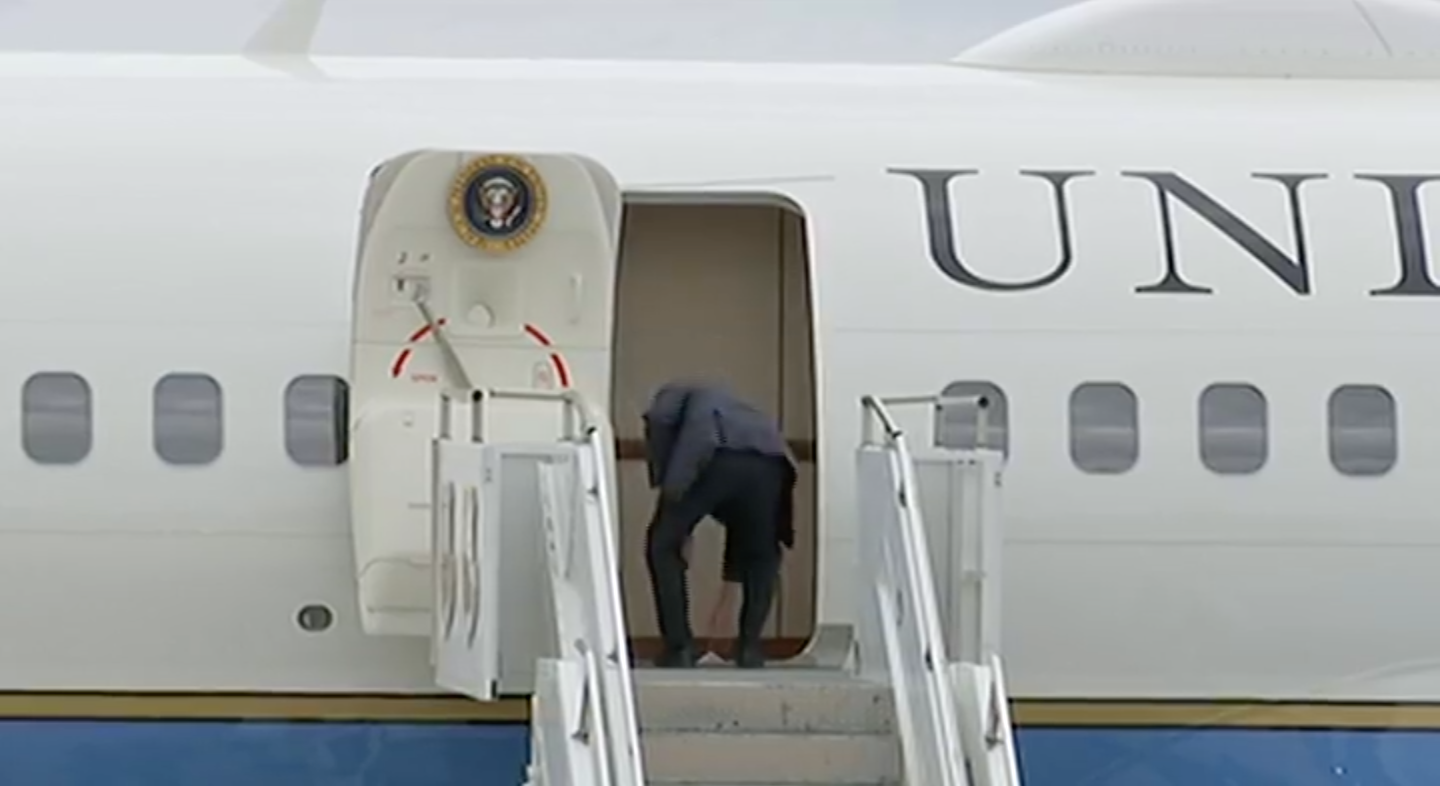 Did President Trump Board Air Force One with Paper Stuck to His Shoe?