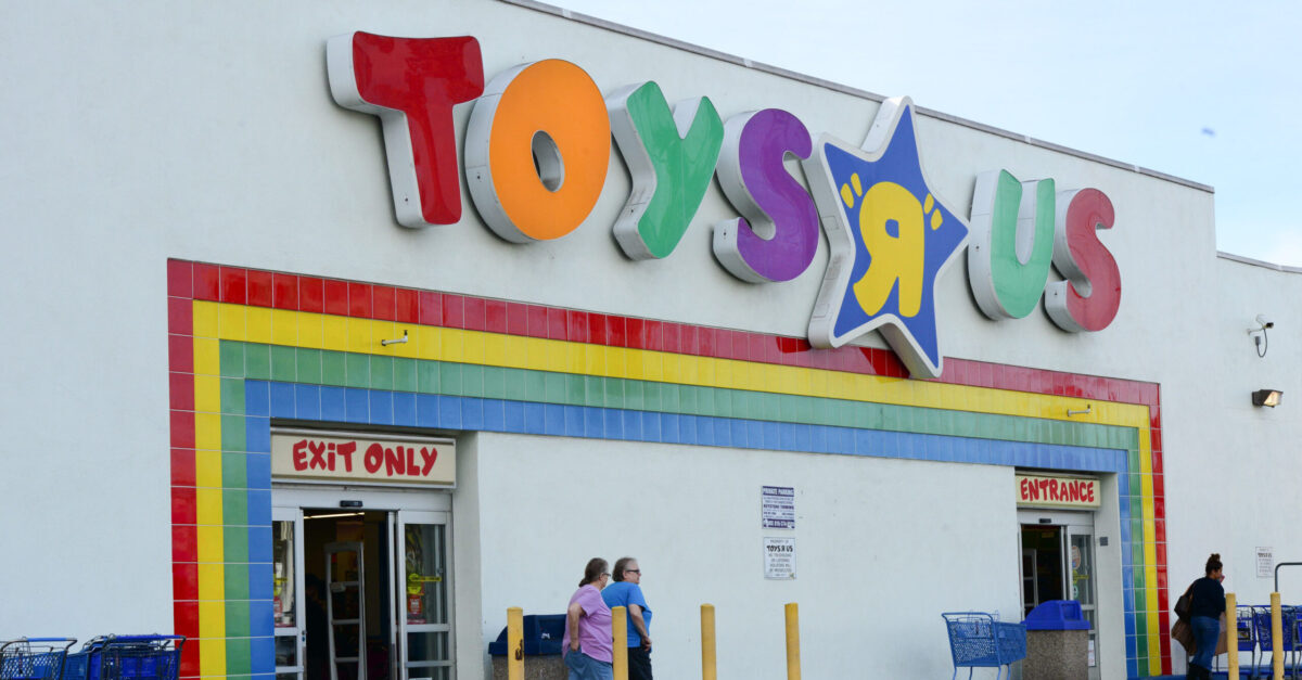 Toys R Us Retrenches Again Shutters Its Last 2 US Stores
