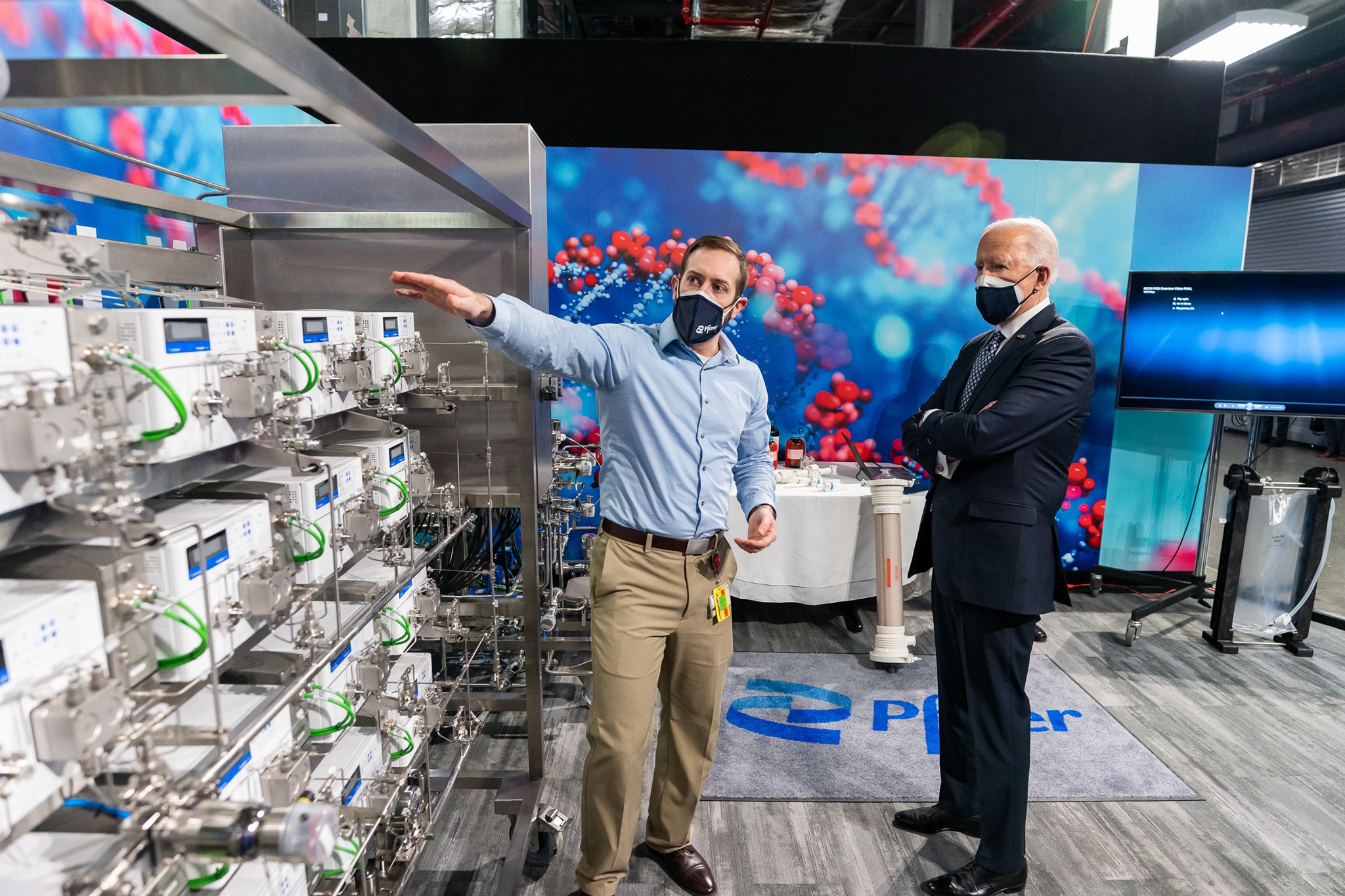 President Biden touring a vaccine manufacturing plant