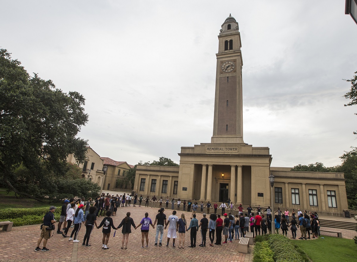 The claim is that a letter from the LSU president to his counterpart at the University of Texas describes efforts to keep Black students segregated.