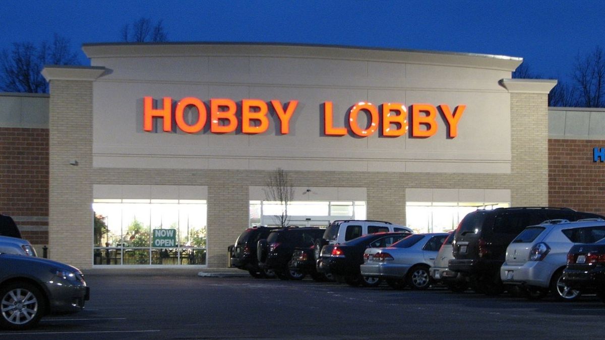 Hobby Lobby placed an ad in July 2021 that seemingly advocated for a Christian-run government and led some to believe they only allow Christian customers.