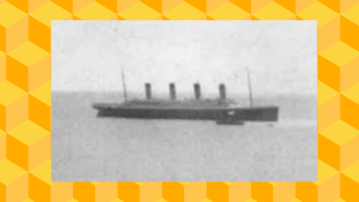 A viral photograph features the final glimpse of the Titanic before it sank.