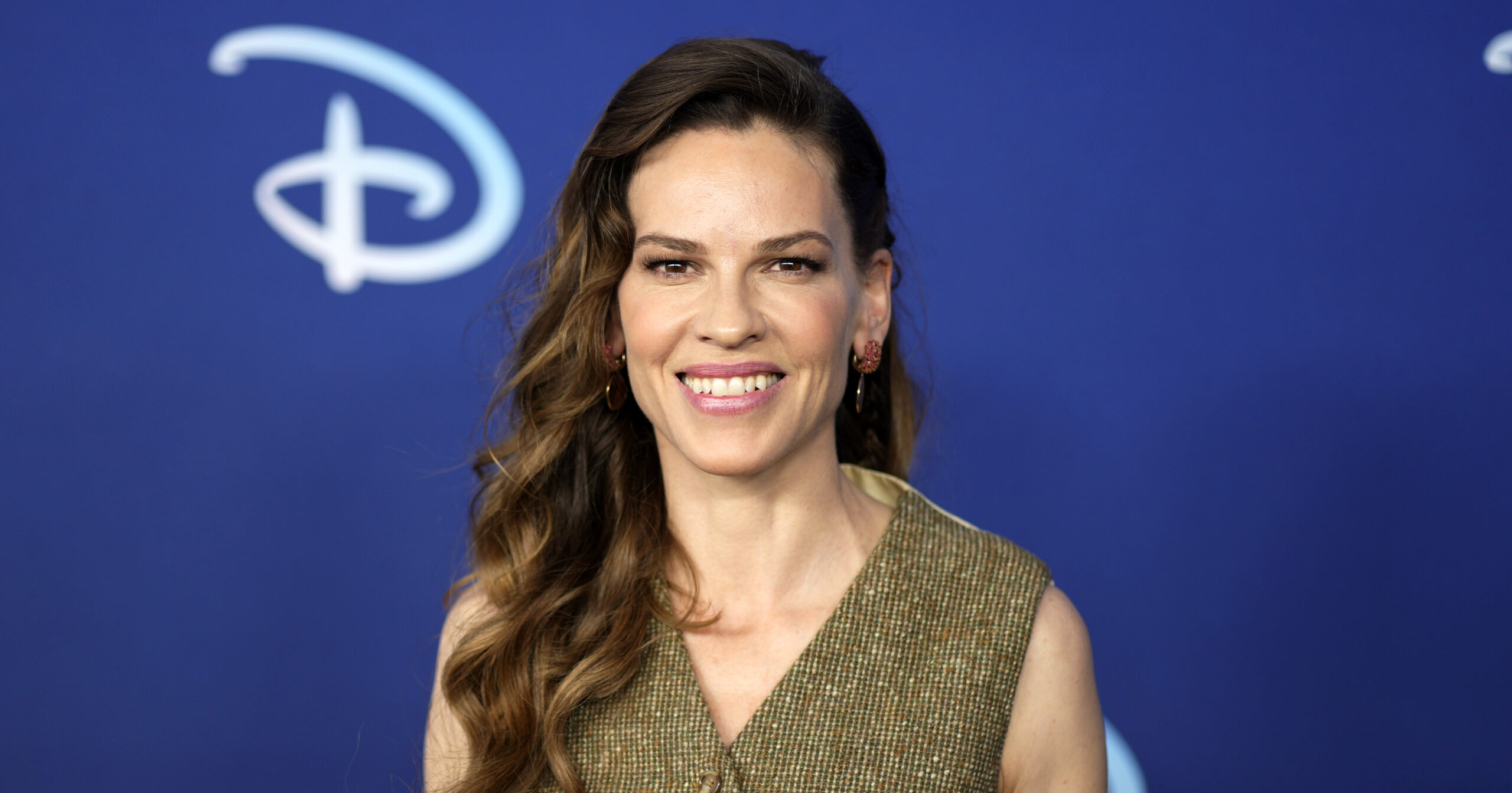 Hilary Swank attends the Disney 2022 Upfront presentation at Basketball City Pier 36 on Tuesday, May 17, 2022, in New York. (Photo by Charles Sykes/Invision/AP)