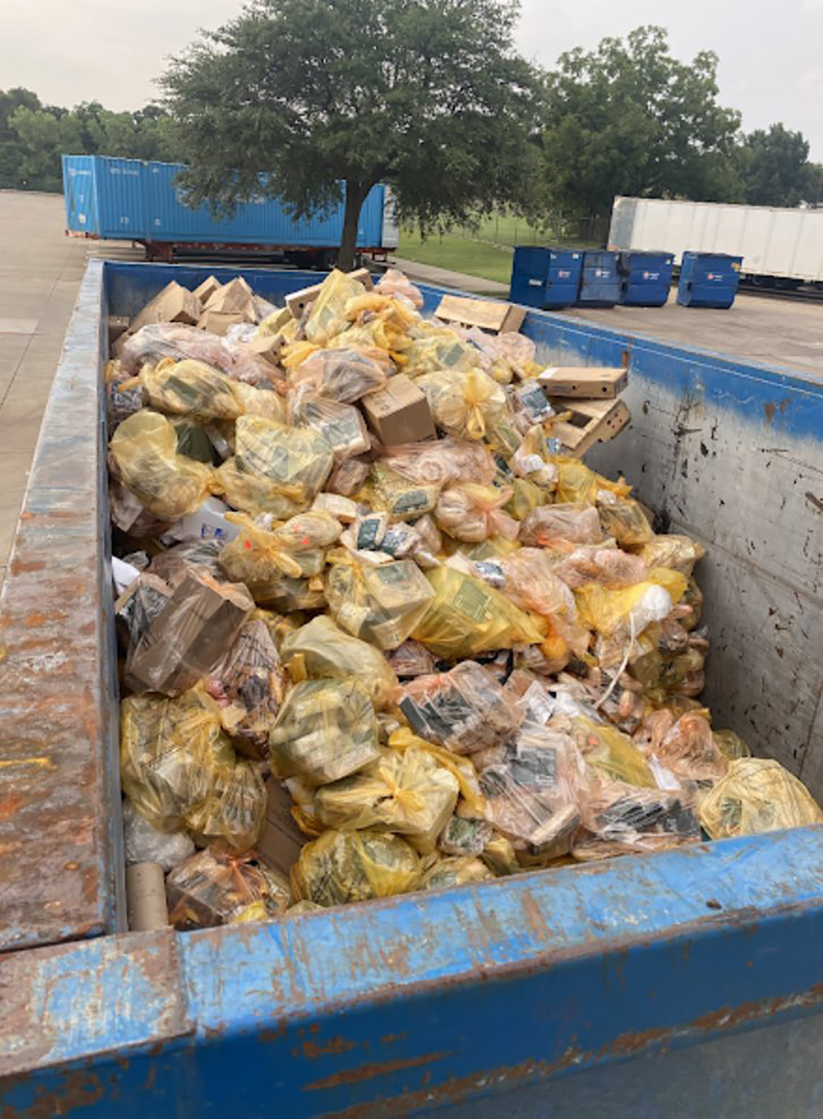 A tweet from Laila Dalton said that food-share or FoodShare bags that Starbucks supposedly donates were found in a blue garbage dumpster in Grand Prairie, Texas.