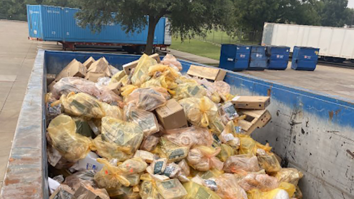 A tweet from Laila Dalton said that food-share or FoodShare bags that Starbucks supposedly donates were found in a blue garbage dumpster in Grand Prairie, Texas.
