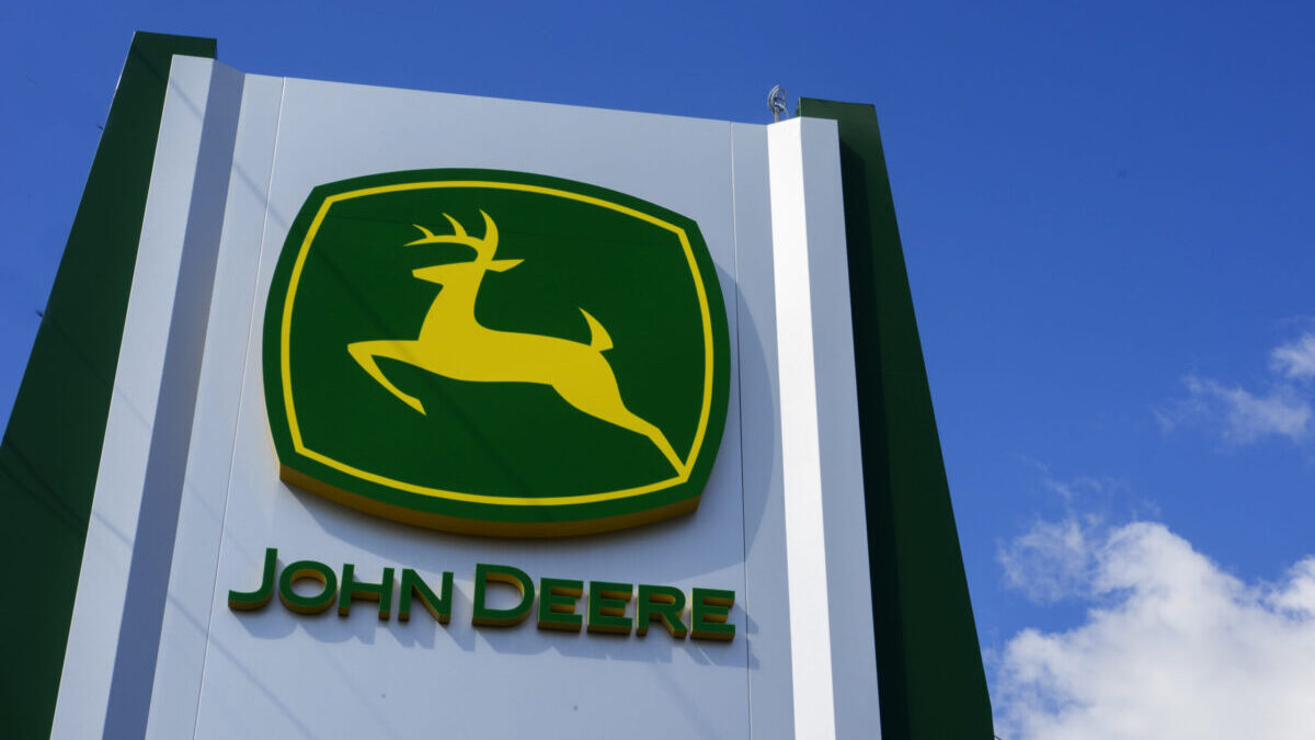 Readers asked us to find the truth behind a viral, politically-charged Facebook post about John Deere, a midwest farmer, and electric farm equipment.