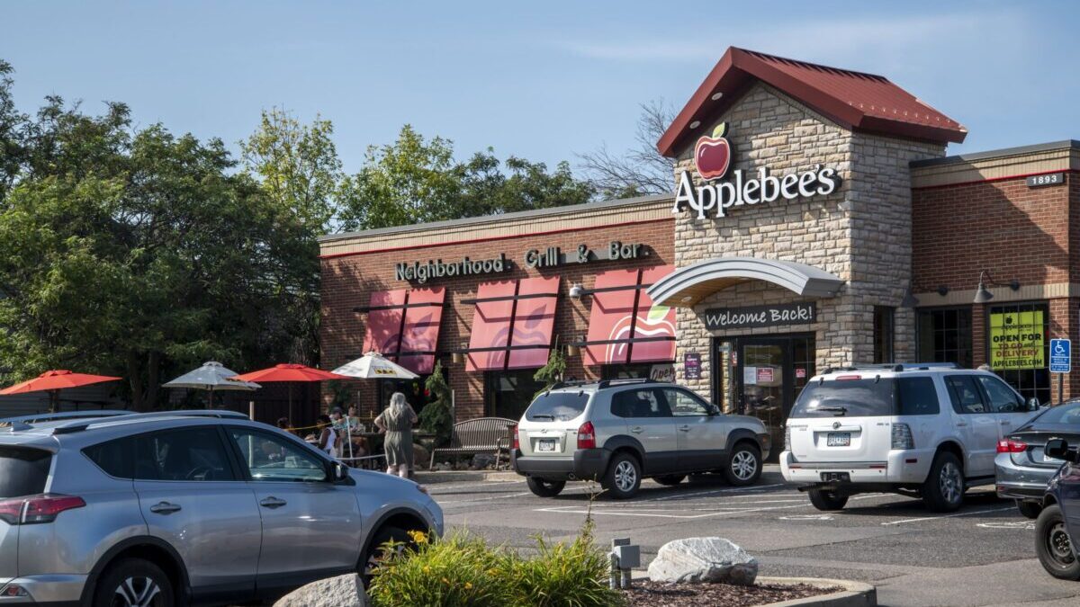 A picture in a viral tweet purportedly showed an Applebee's sign that had the words adult spouse and the tweet claimed the company was welcoming child brides.