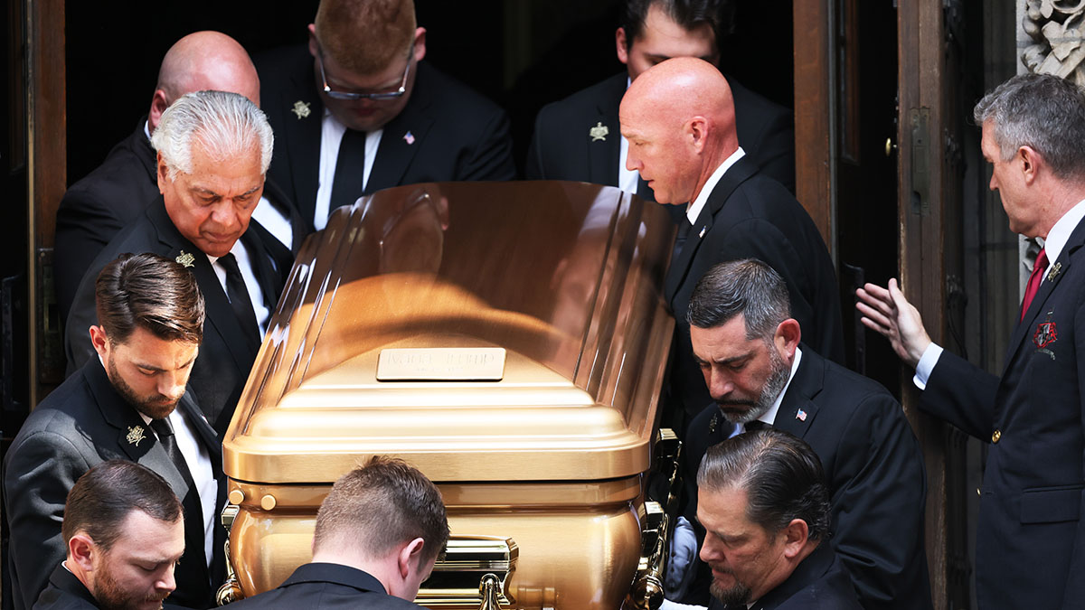 An unfounded rumor says that Ivana Trump was cremated and that her casket was filled with classified and top secret documents.