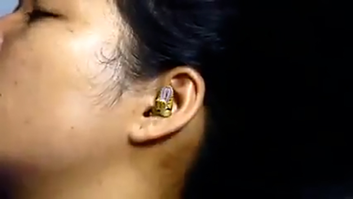 A Facebook video posted by a user supposedly from India claimed to show a snake in a woman's ear.